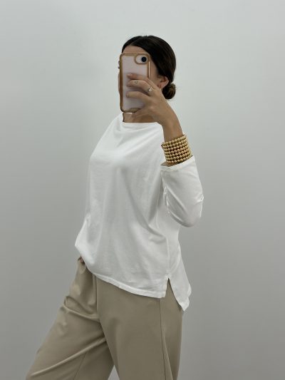 CAMISETA BÁSICA CUELLO BARCO BLANCA