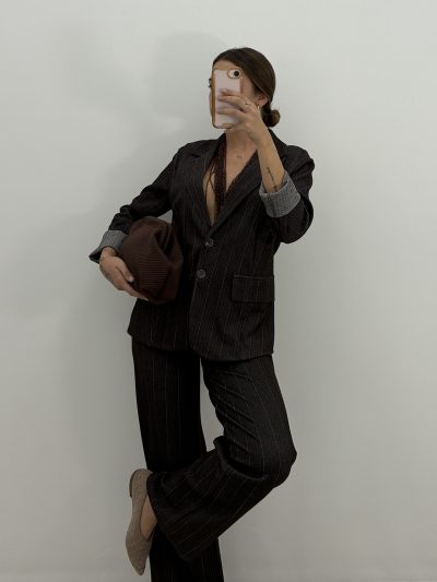 PANTALÓN RECTO DENIM RAYA DIPLOMÁTICA MARRÓN