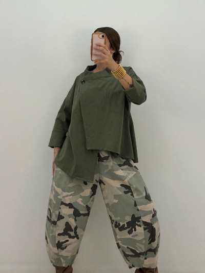 PANTALÓN CARGO CAMUFLAJE KAKI - Imagen 3