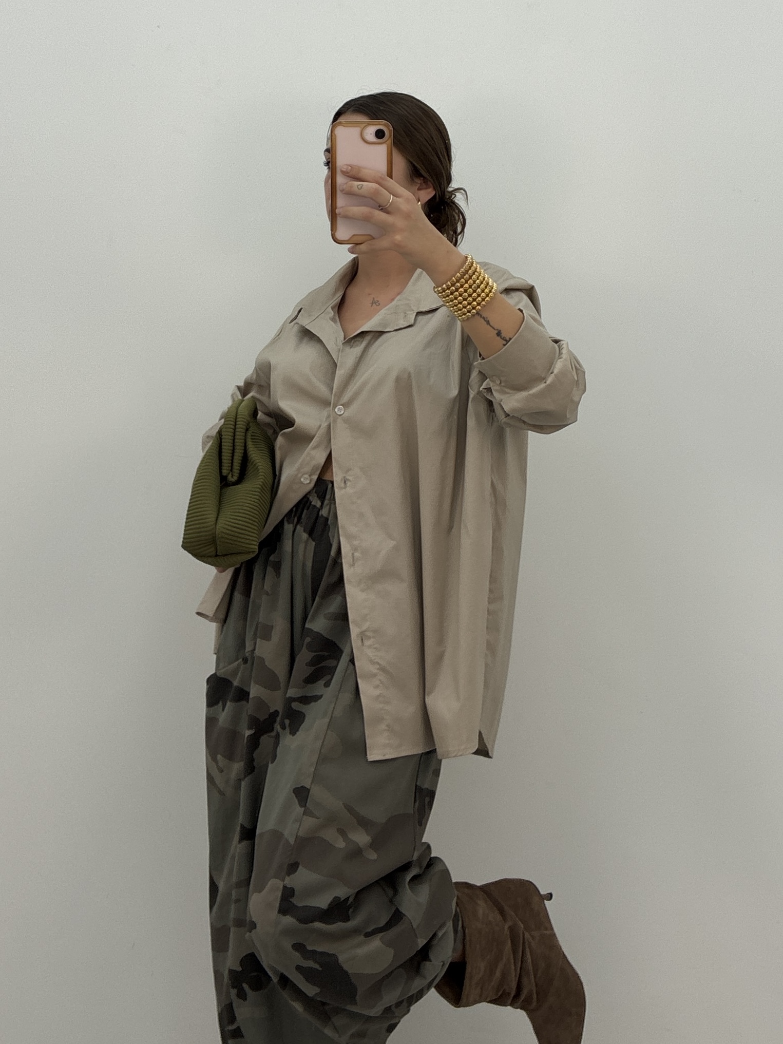 CAMISA BÁSICA BEIGE CURVI - Imagen 3