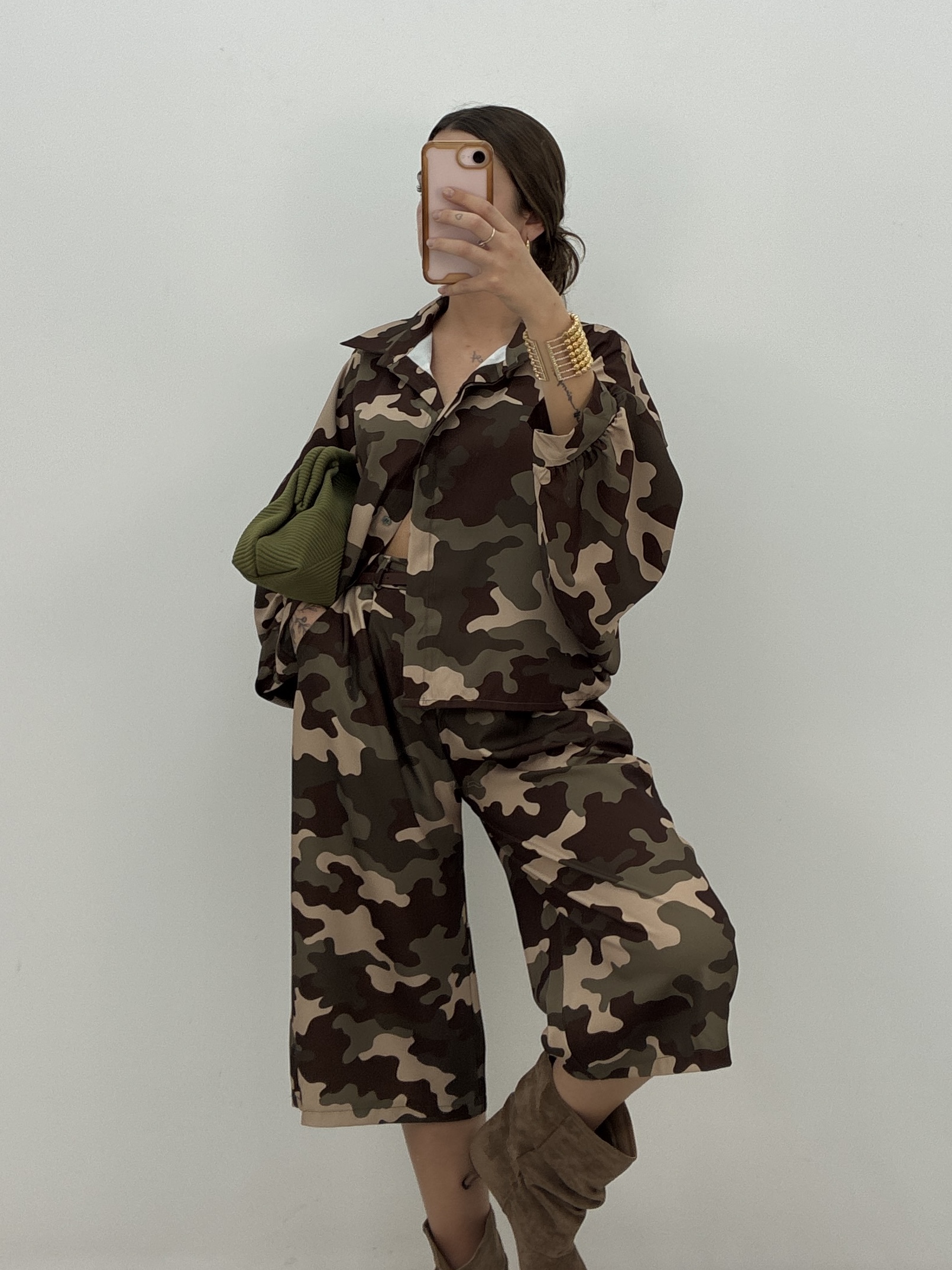 BLUSA CORTA CAMUFLAJE - Imagen 2
