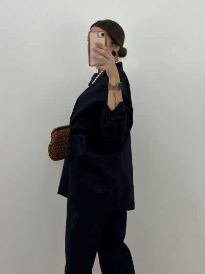 Alternative view of CAMISA BÁSICA NEGRO CURVI